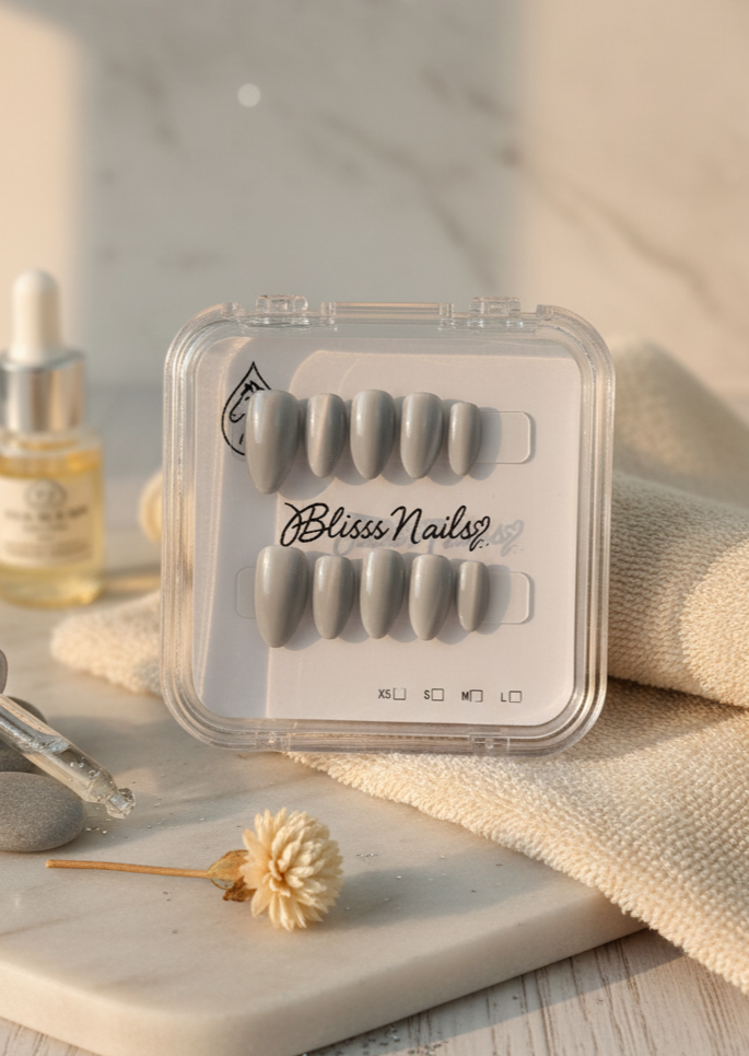 Blisss Nails Handmade Premium Press On Nails - Dove Grey Silk Aura Cat Eye Magnetic Effect, Reusable Artificial Nails, Short Almond Stiletto Shape, Luxury Shimmer Finish Salon-Quality Fake Nails 10 Pcs Nail Set