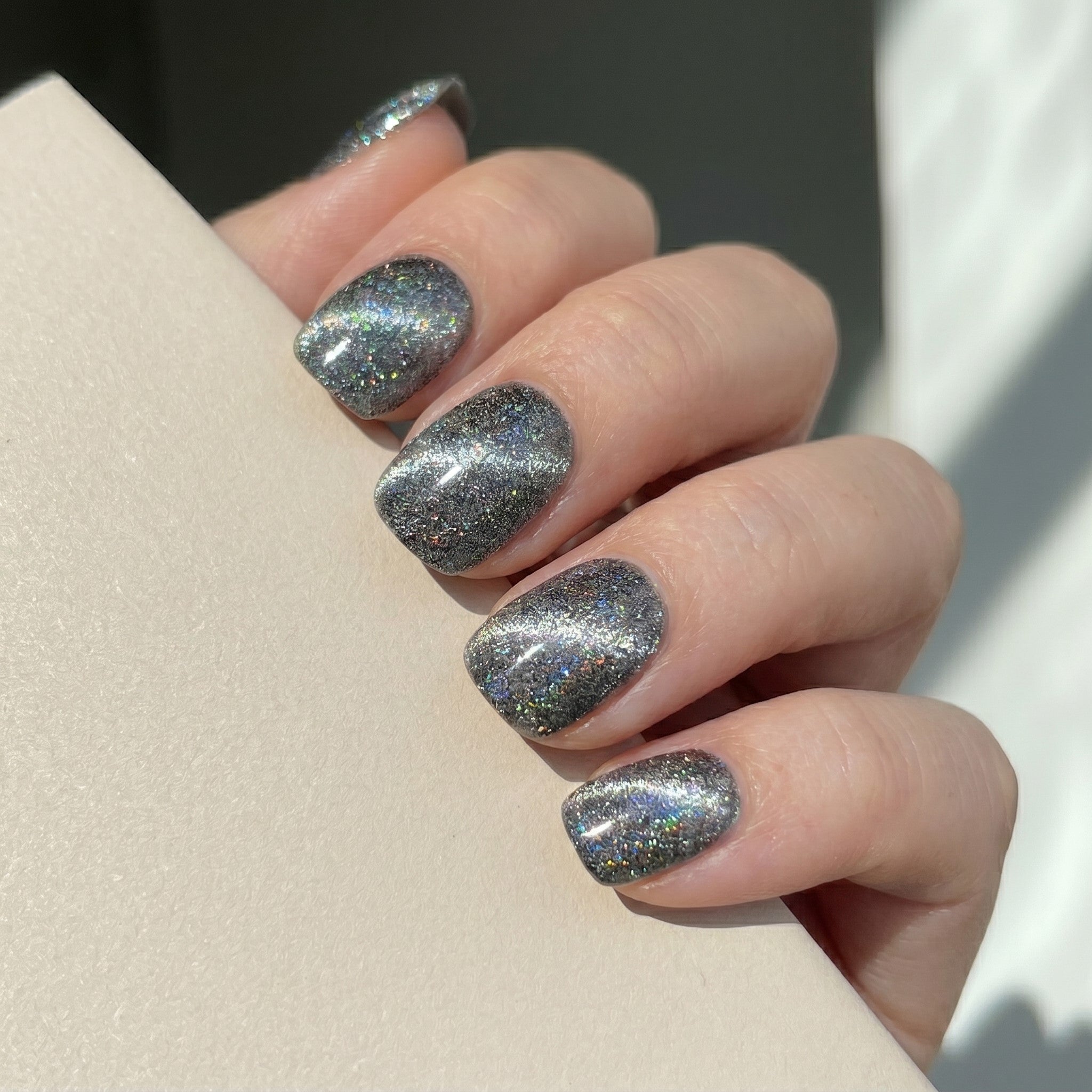 Blisss Nails Handmade Premium Press On Nails – Grey Smoky Graphite Stardust Cat Eye Magnetic Effect, Reusable Artificial Nails, Short Square Round Shape, Luxury Shimmer Finish Salon-Quality Fake Nails 10 Pcs Nail Set